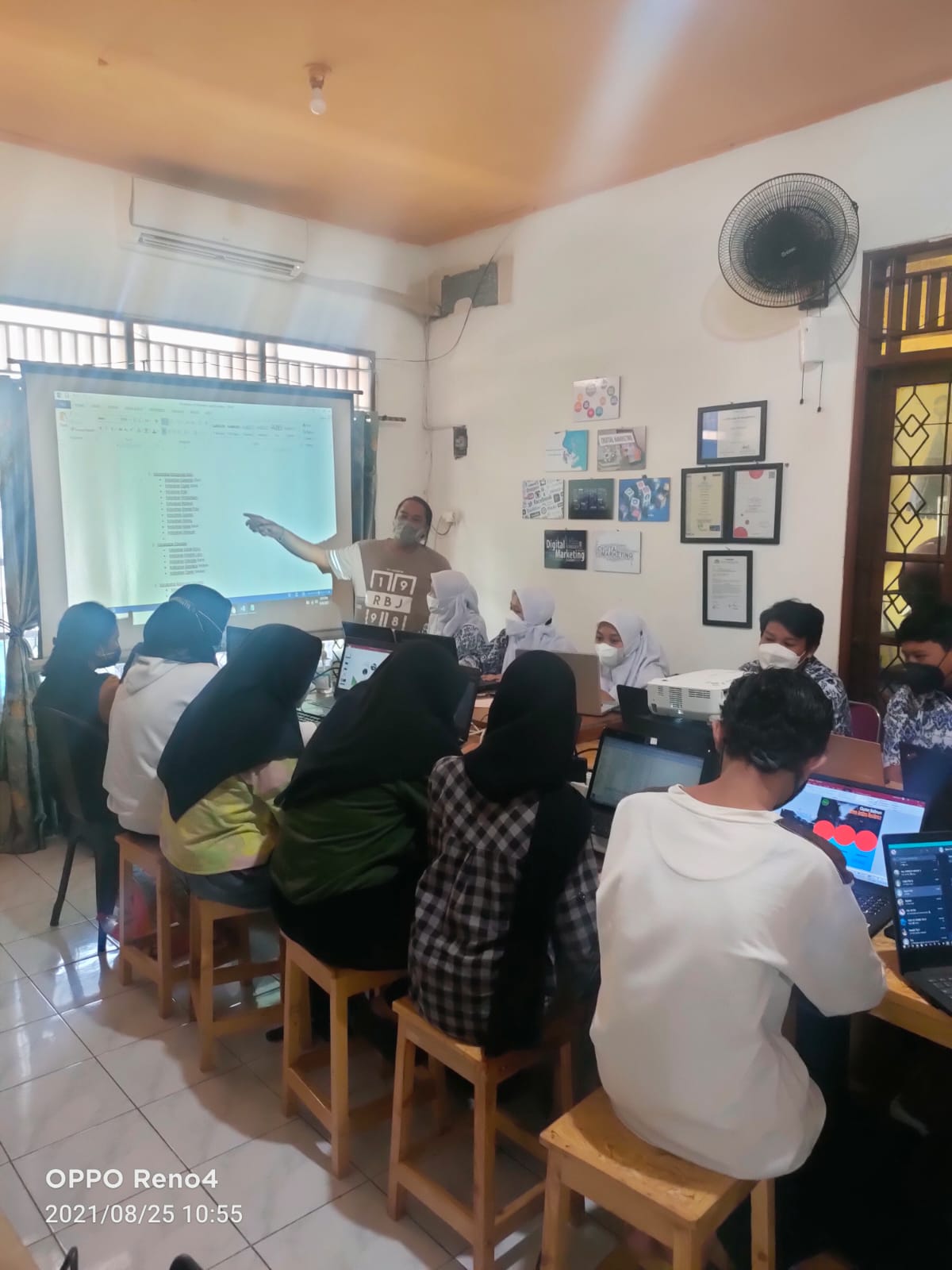 Suasana Belajar Coding